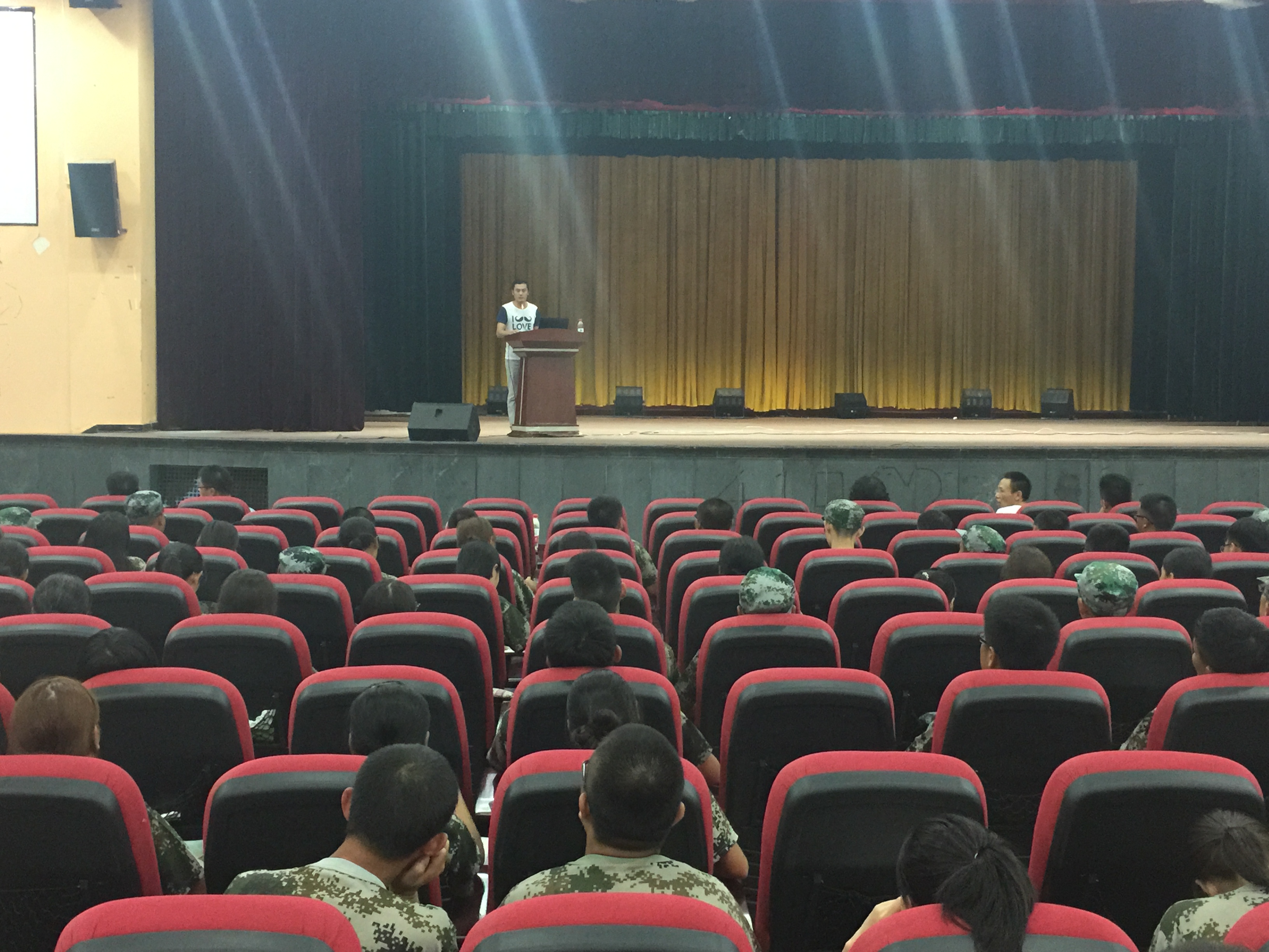 轨道电气系成功举办2015级新生专业认知讲座