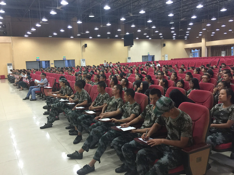 轨道电气系成功举办2015级新生专业认知讲座