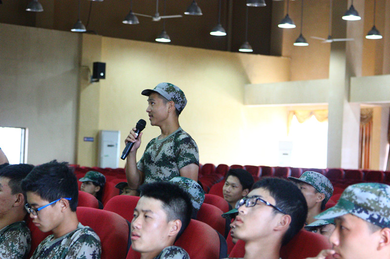 轨道车辆与机械系开展2015级新生专业认知教育讲座