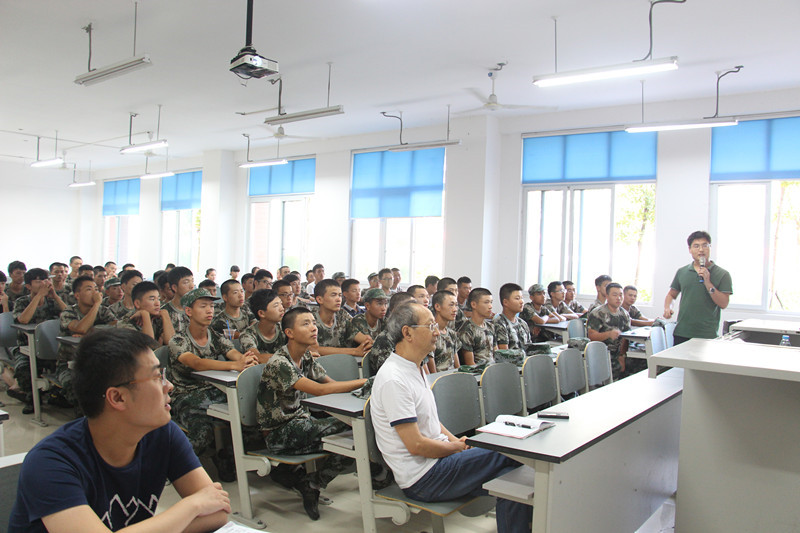 轨道车辆与机械系开展2015级新生专业认知教育讲座