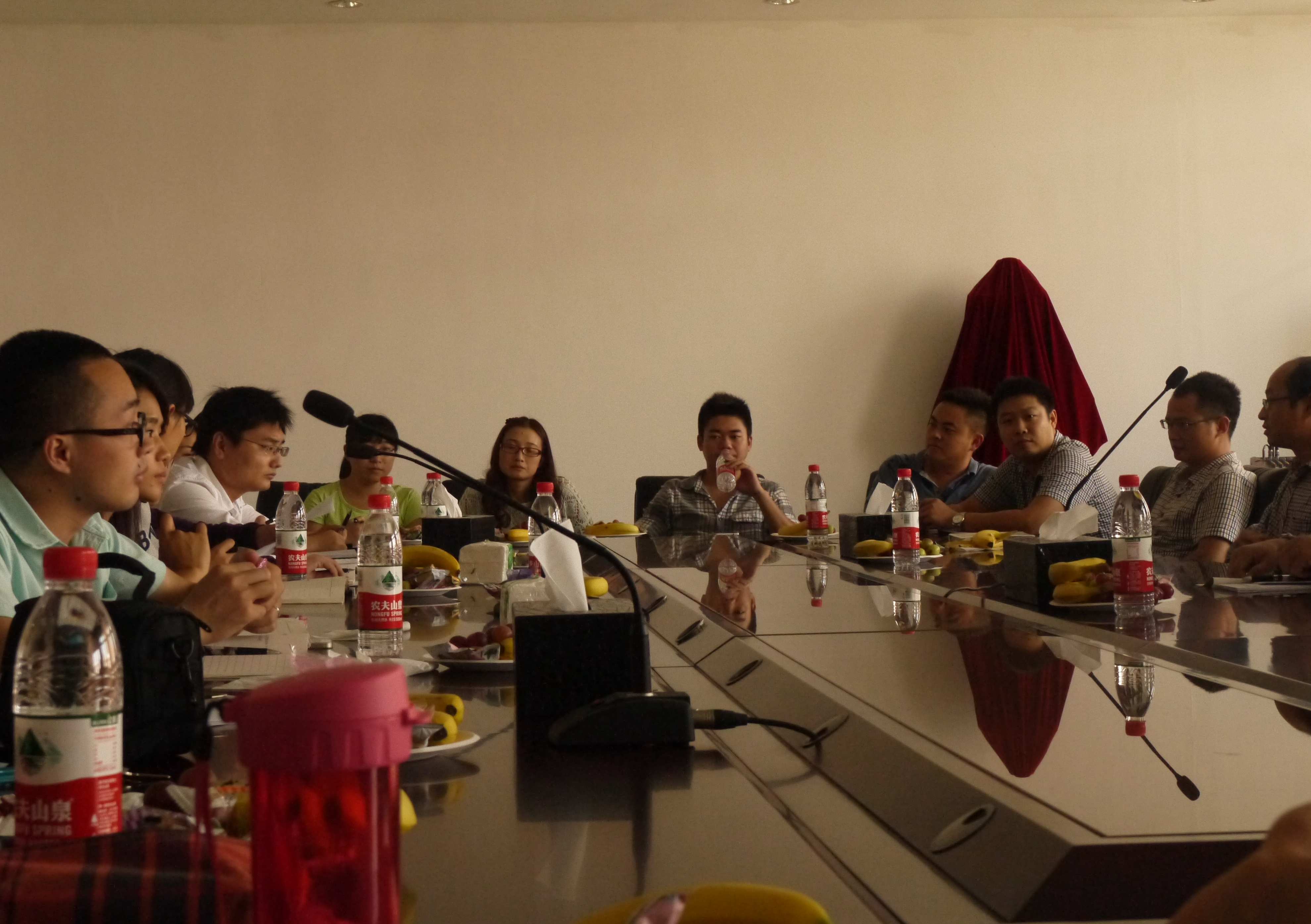 轨道联合党支部顺利召开党员座谈会