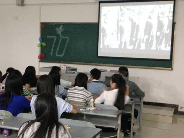 轨道运营管理1402班开展了 “抗战胜利70周年纪念”的主题班会