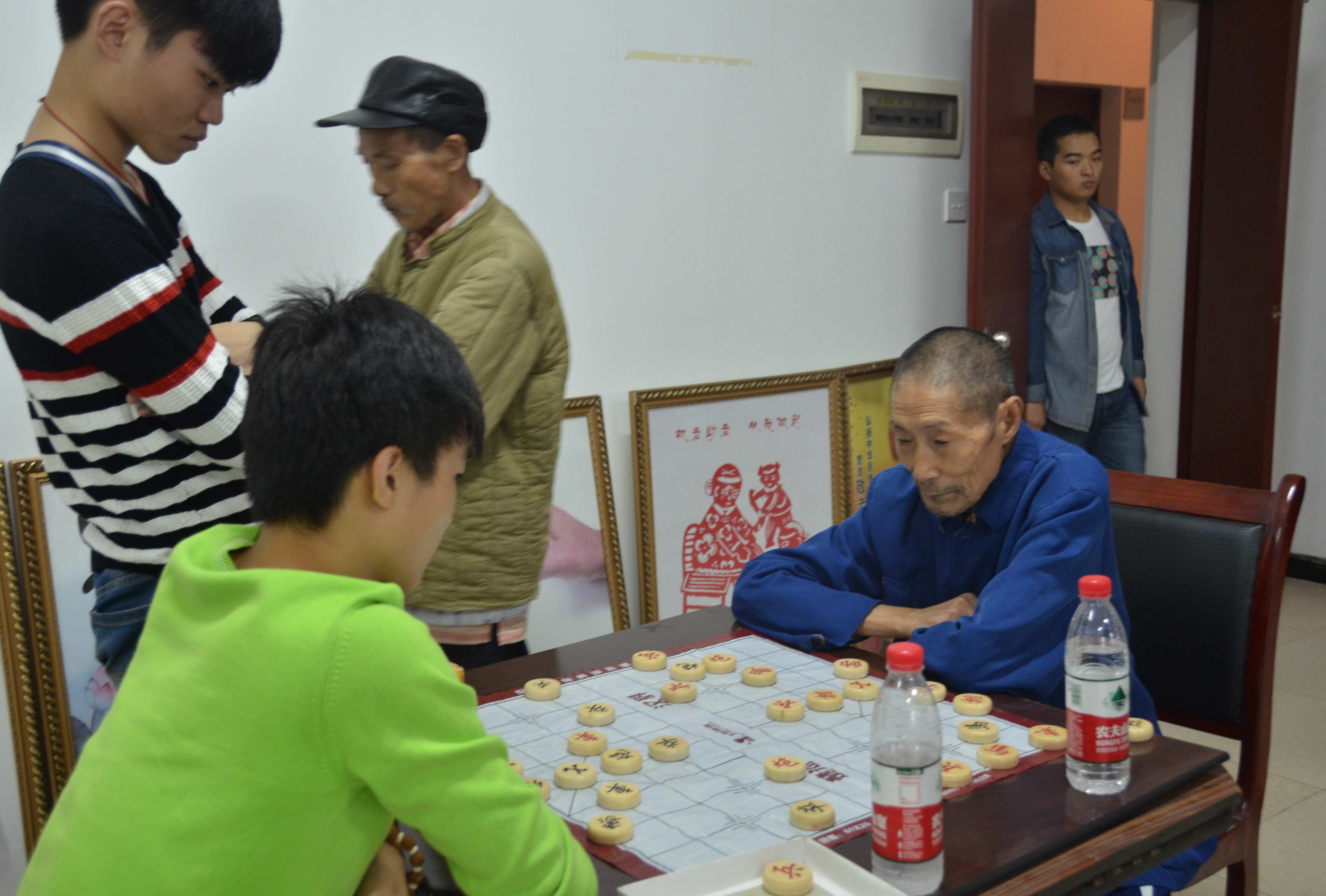 关爱老人，风雨无阻