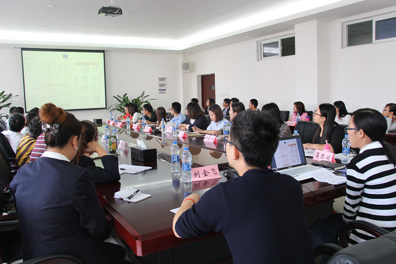 学院学生处组织召开辅导员培训工作会议