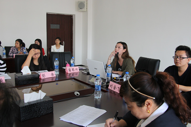 学院学生处组织召开辅导员培训工作会议