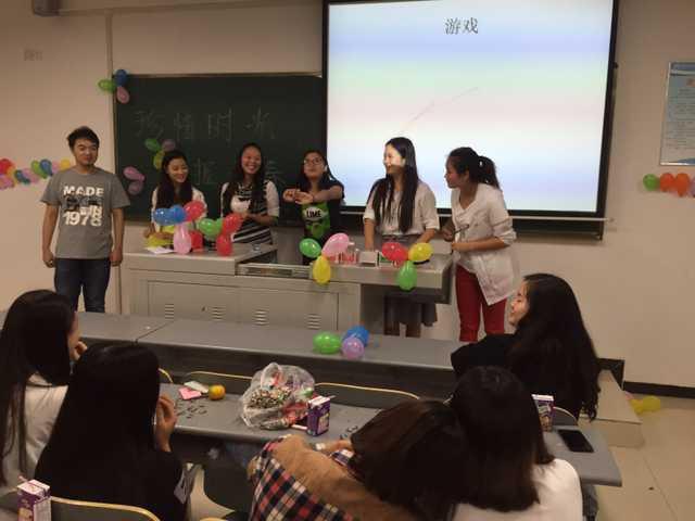 城市轨道运营1401班开展“珍惜时光,把握青春”主题班会