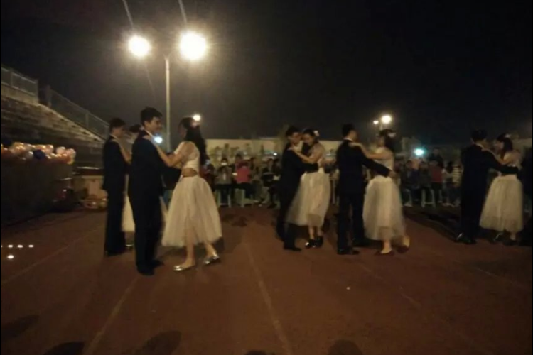 你为自己而来，而我为你而来