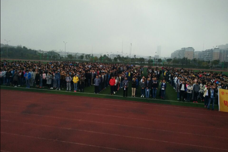 轨道车辆与机械系联合轨道电气系开展消防应急疏散演练