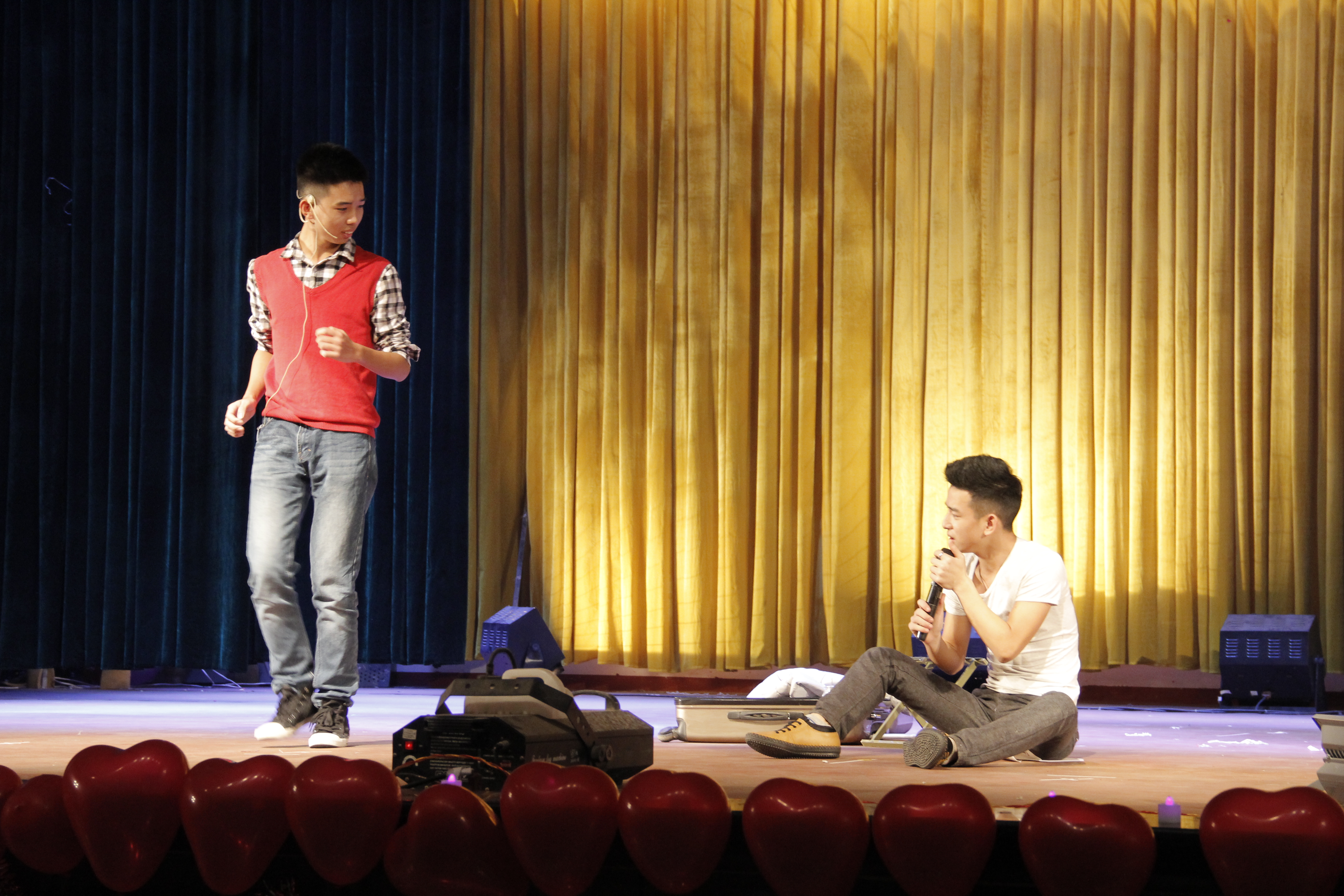 “感恩于心·爱国于行”社团联谊晚会成功举办