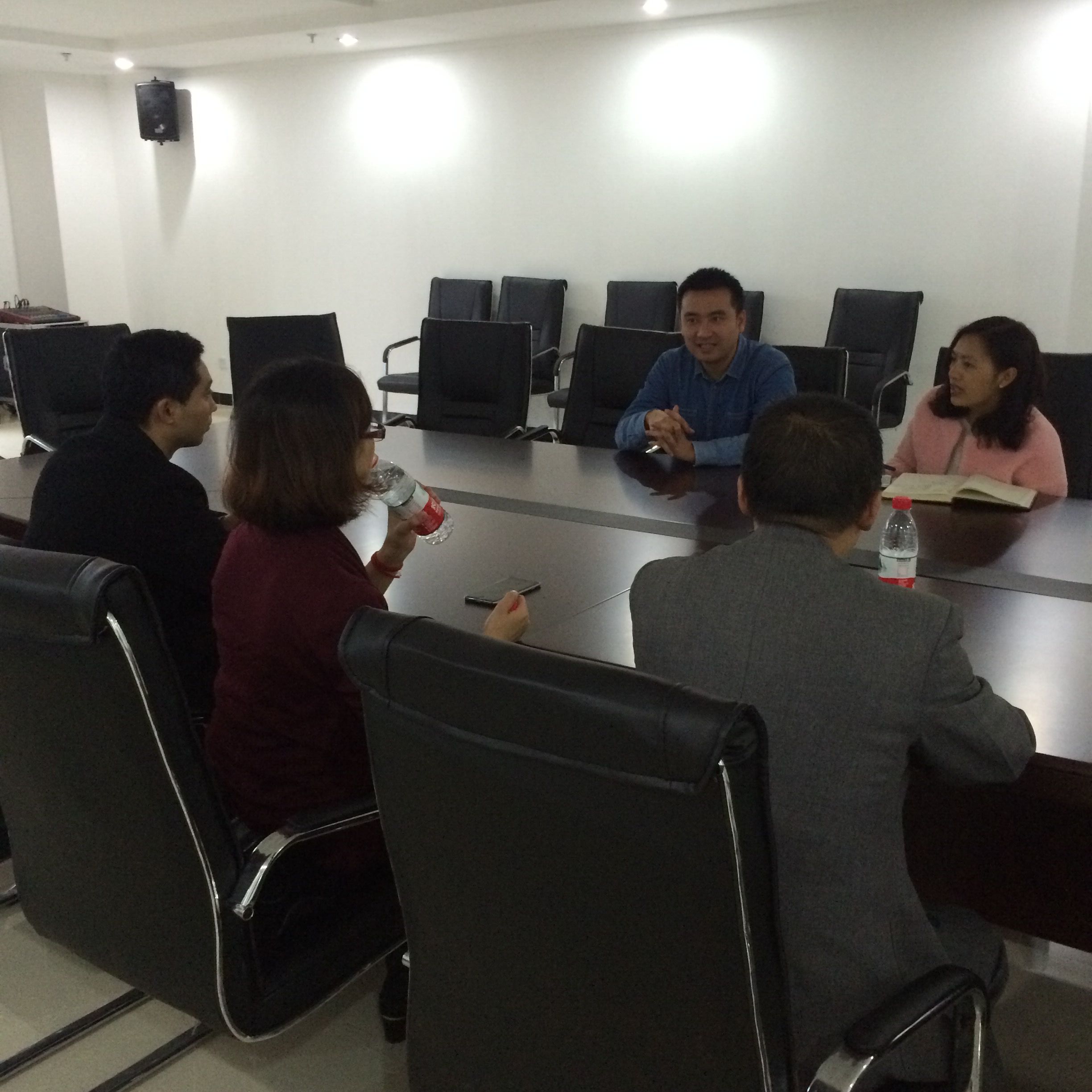 轨道定制班管委会就学风问题于赖家桥进行考察了解