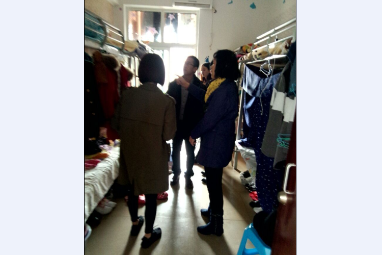 系学工办开展学生宿舍冬季用电防火安全隐患排查