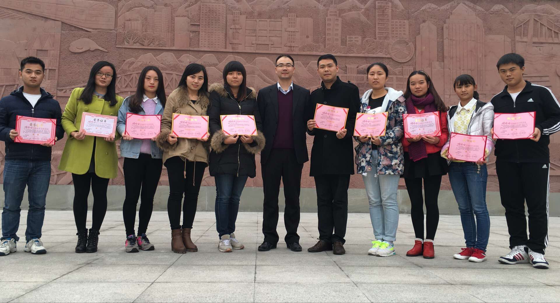 热烈祝贺运输贸易系在 “第六届娃哈哈全国大学生创业营销实践大赛”中喜获佳绩