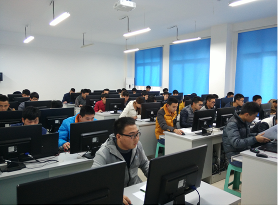 2014级机械类专业学生参加二维AutoCAD技能考试