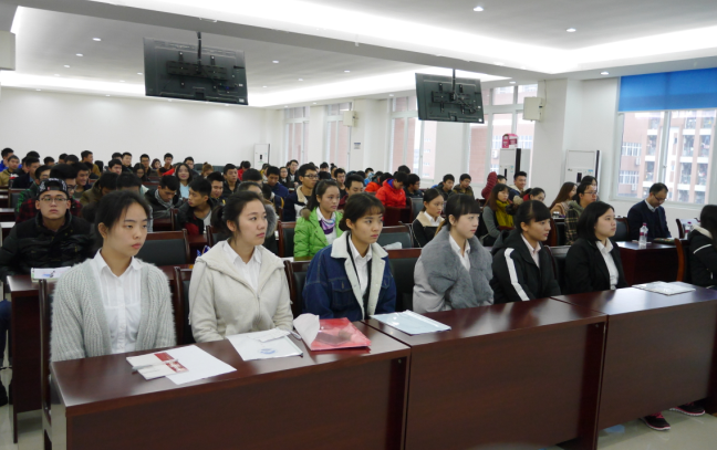 四川渝铁旅服公司到校开展动车乘服人员招聘宣讲会