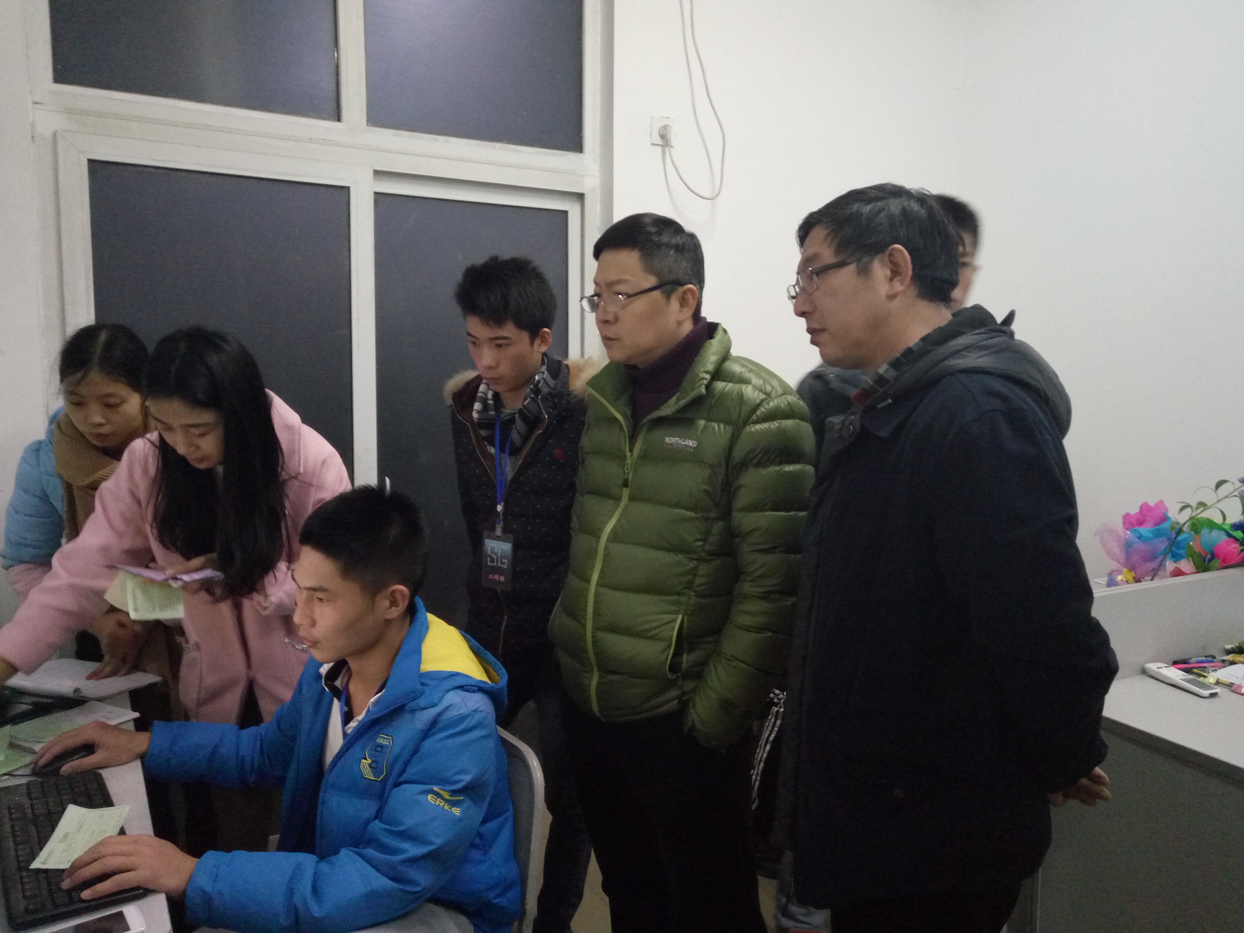 澳门正规电子游戏平台"圣诞夜"学生宿舍安全检查