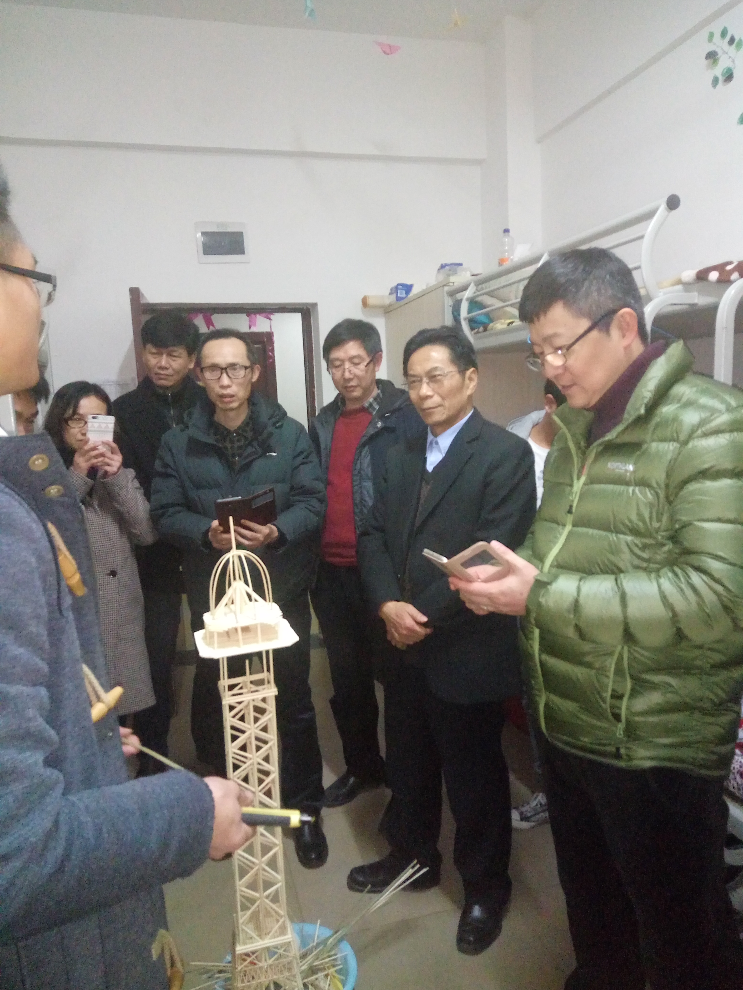 澳门正规电子游戏平台圣诞夜宿舍安全检查