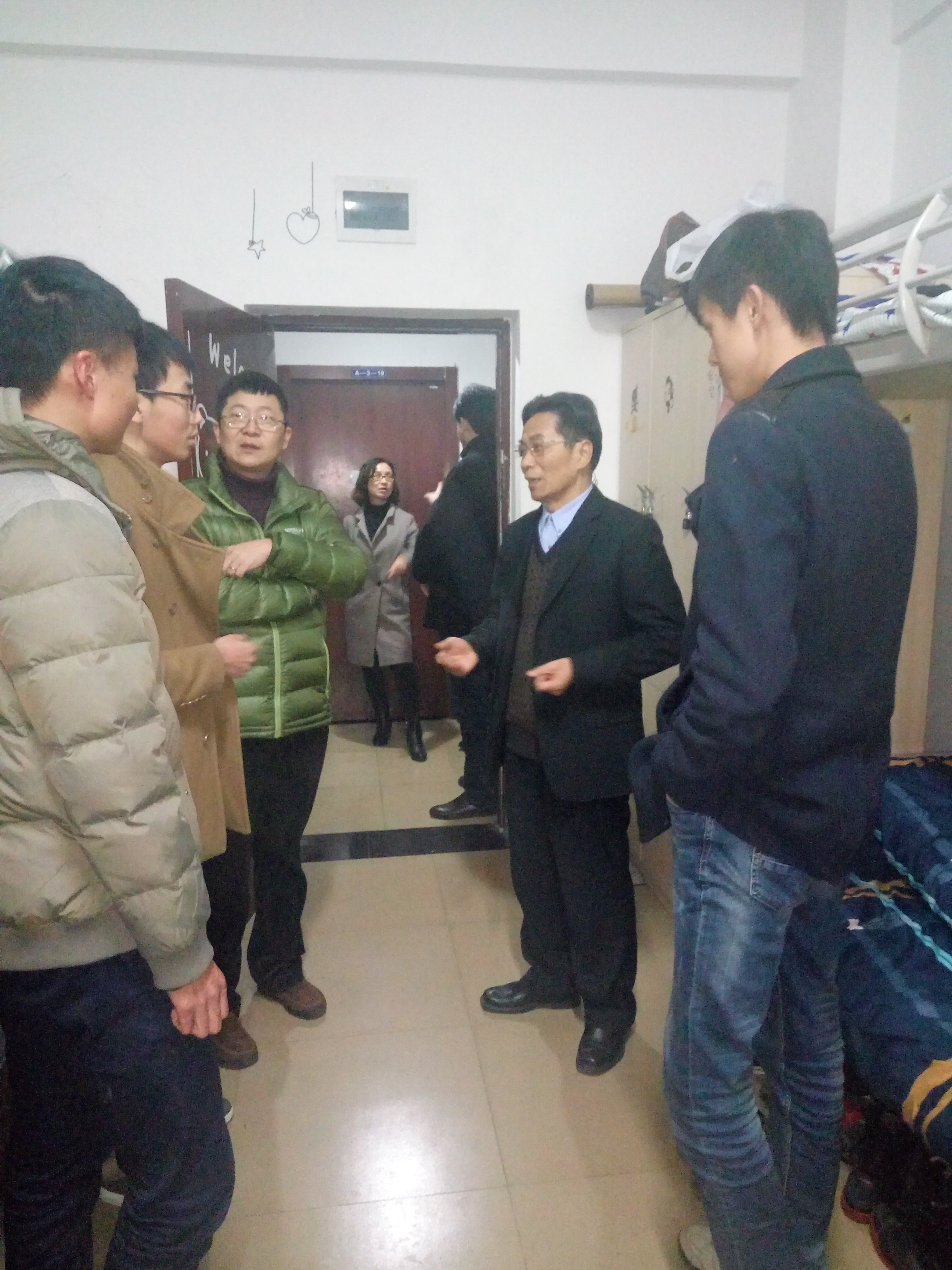 澳门正规电子游戏平台圣诞夜宿舍安全检查