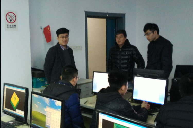 关怀致学生，寒冬送温情