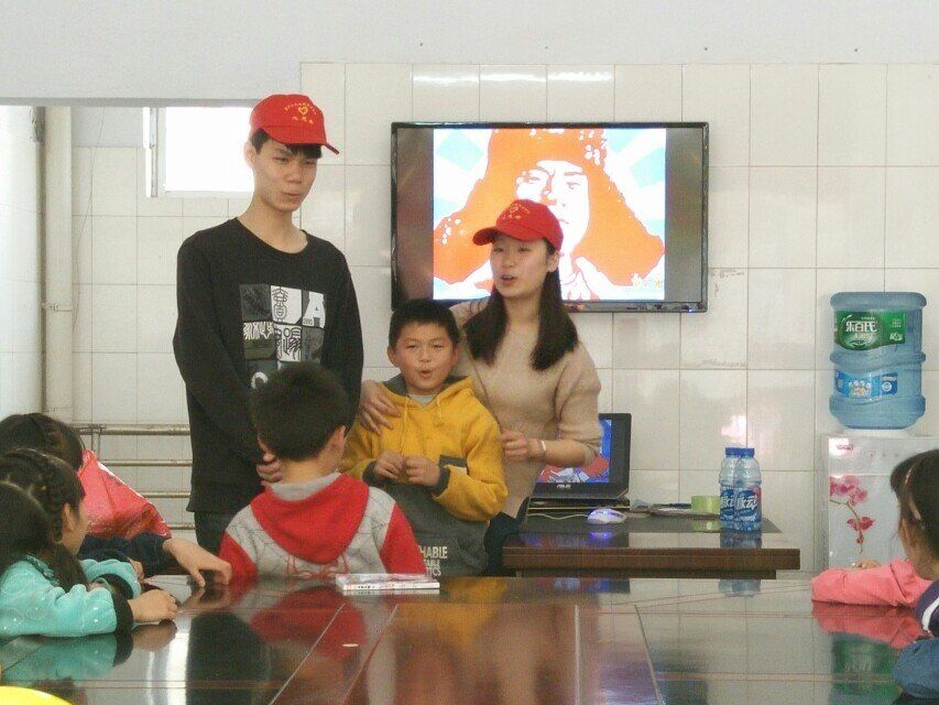 寻雷锋足迹·弘志愿精神