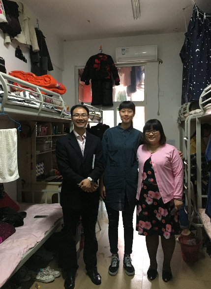 我系对学生宿舍进行“安全隐患“排查