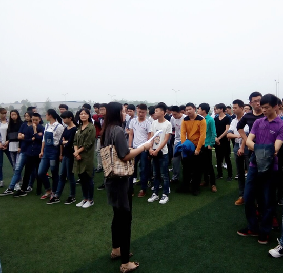 我系召开“五一安全伴我行”主题教育班会