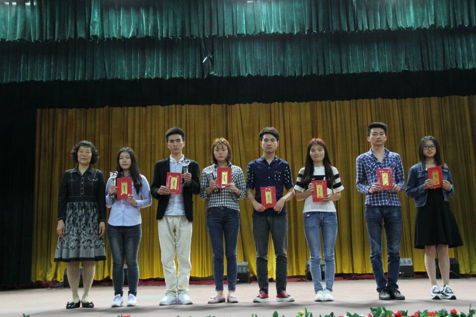 轨道电气系2015—2016学年第二学期学生管理工作期中总结暨评优表彰大会