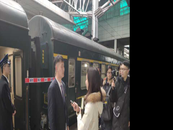 学院启动“乘绿皮火车追寻铁路文化”主题调研活动