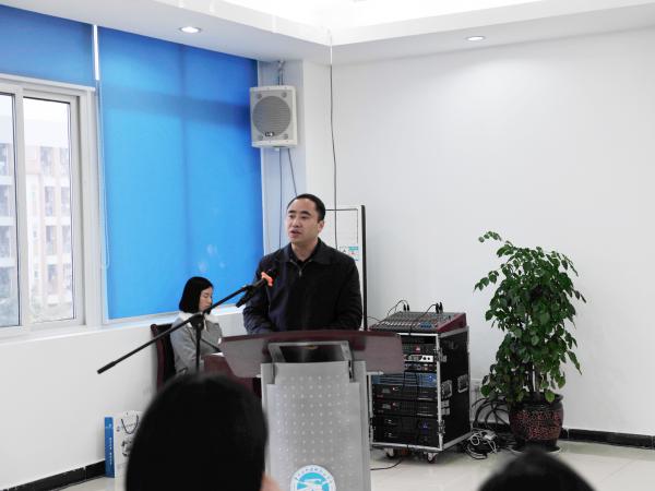 学校召开工作会部署2019年重点任务