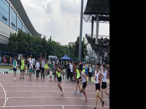 2金1银2铜女子团体总分第五单项四至八名若干 重庆公共运输职院全市大学生田径运动会上创佳绩