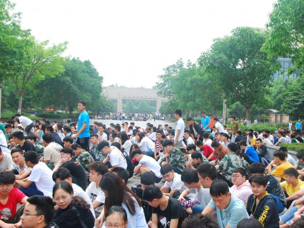 学校举行2019年突发事件应急预案综合演练