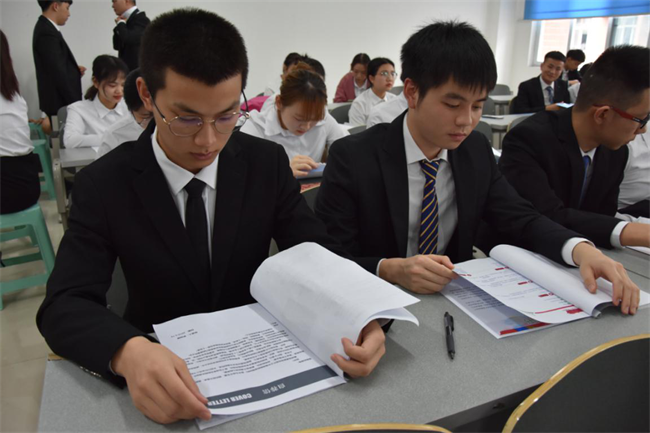 多家大型国企先后到重庆运输职院选才 230人获得国企工作机会