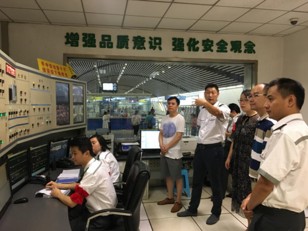 学院赴轨道集团慰问参加实践锻炼教师