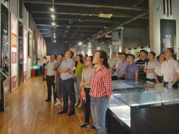 重庆运输职院到歌乐山开展革命传统教育 传承红色基因 补足精神之钙