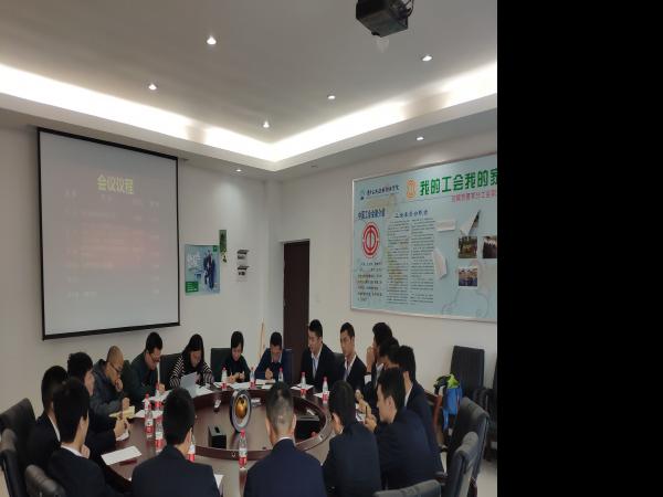 重庆运输职院学院举行2014级优秀毕业生座谈会