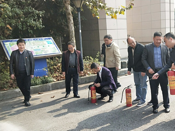 重庆运输职院实训基地联合安保处举行消防演练