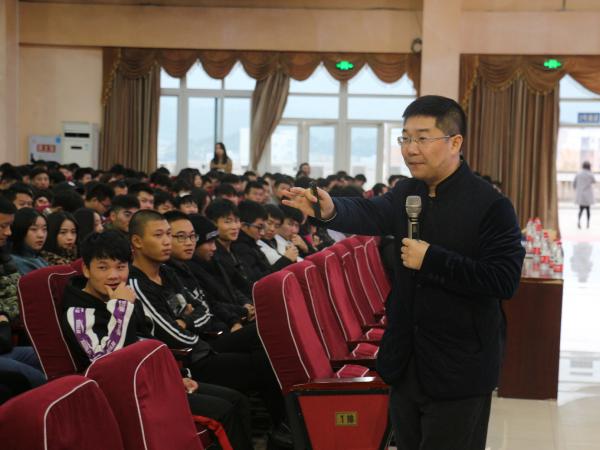 大中专学生精准帮扶就业指导进校园宣讲会走进重庆运输职院