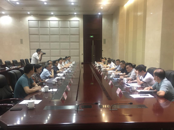 重庆运输职院与中国铁路成都局集团领导举行座谈交流 强调校企携手推动成渝双城经济圈城市交通互联互通