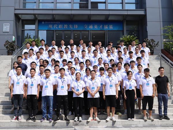 重庆运输职院承办重庆车辆段新入职人员钳工电工培训