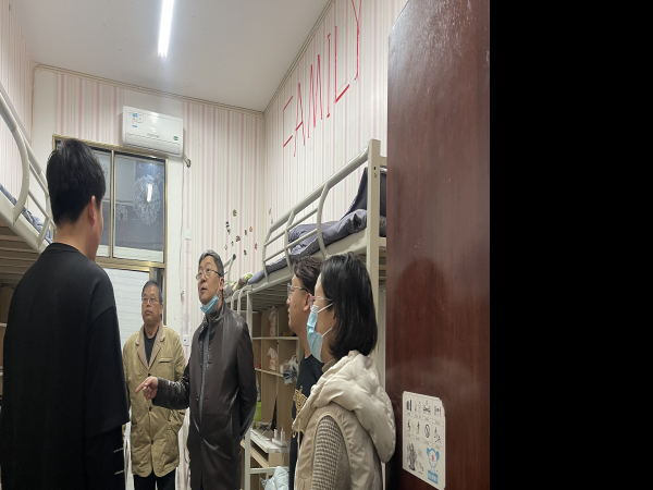 重庆运输职院刘畅副校长到宿舍看望中国铁路成都局定向培养班校外学员