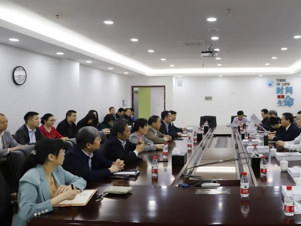 市教委组织专家到学校实地核查优质校建设情况