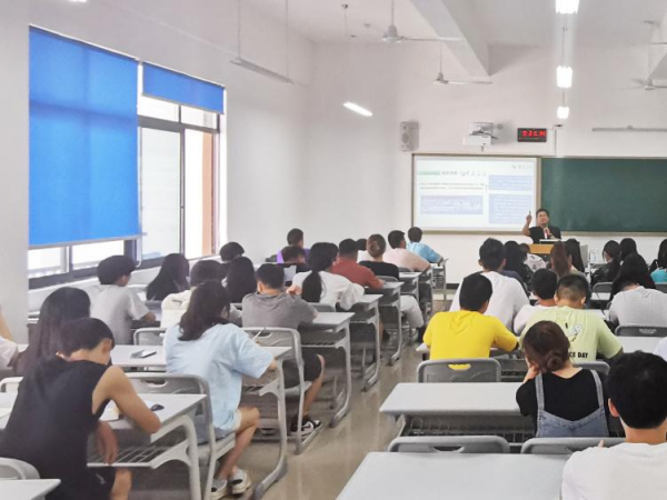 运输贸易学院举办医药物流订单班企业名师进校园宣讲