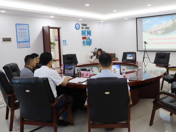 重庆运输职院在泰国普吉孔院举办的“中文+职业教育”培训会上做专题宣介