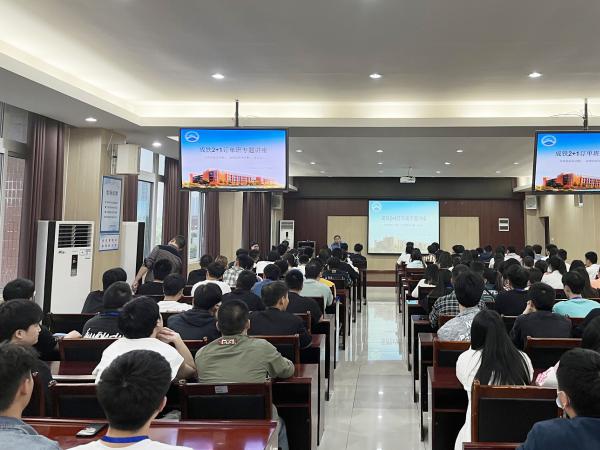 运输贸易学院邀请企业专家为铁路“2+1” 定向培养班学员讲授行车作业安全管理知识