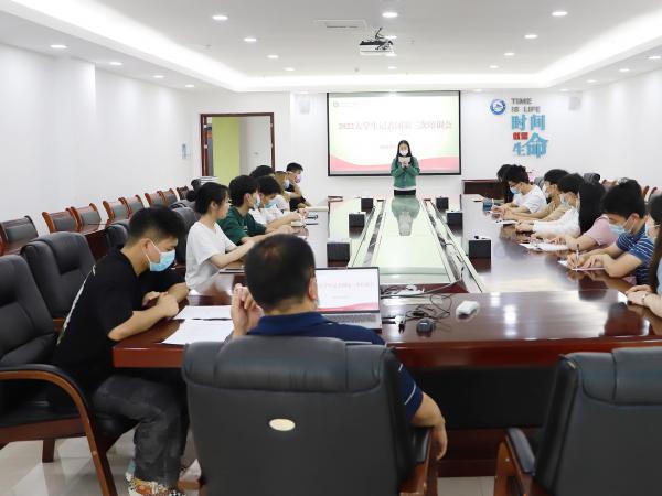 我们在学校上了一堂特别的培训课