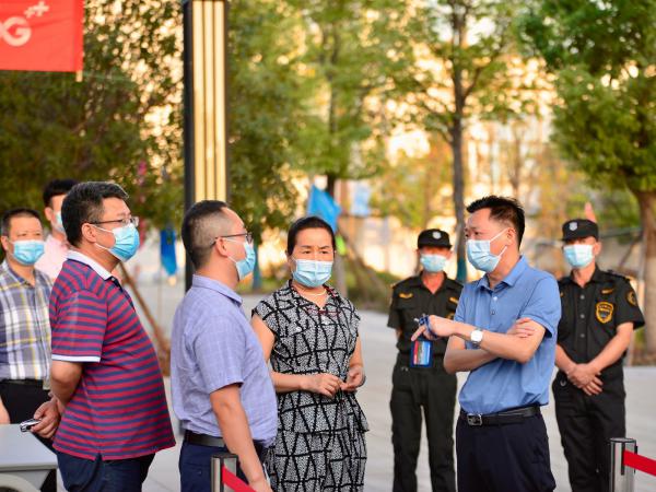 彭超、张东旭等学校主要领导到科学城新校区现场督导迎新准备工作