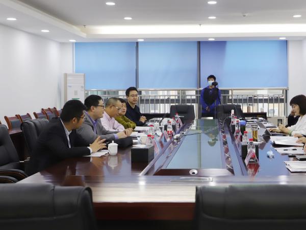 校领导与长安汽车产教融合发展中心来宾座谈交流
