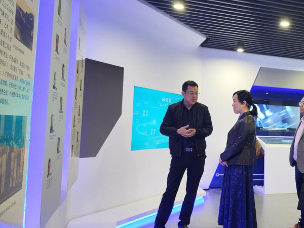 学校党委书记彭超带队到上海交大重庆研究院调研交流