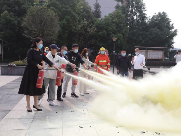 学校举办消防安全主题宣教活动