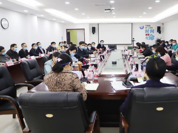 学校召开专题会强调  聚焦重点压实责任进一步织密校园疫情防控网