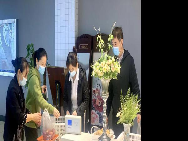 “疫”路有爱 微光柔弱却温暖